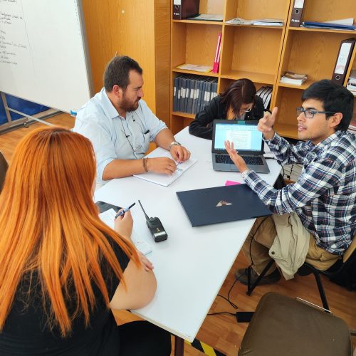 Reunión presencial con equipo docente del establecimiento educacional para coordinación actividades