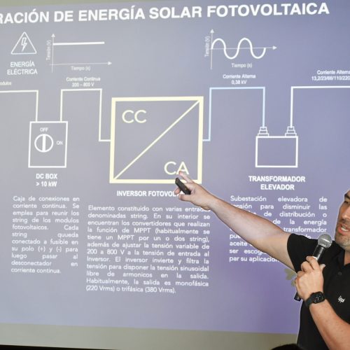 CDEA-UA propone fortalecer la planificación energética comunal ante alcaldes y concejales de la Región de Antofagasta