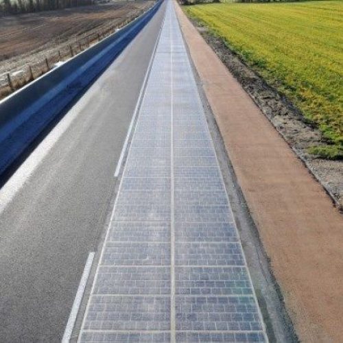 Francia inaugura su primera carretera solar